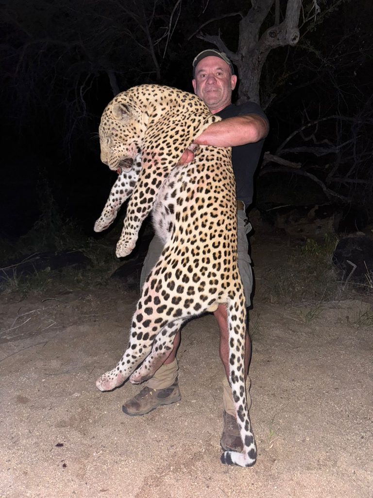 aa80a412 761f 4eef 9a94 a9cbadd6ee03